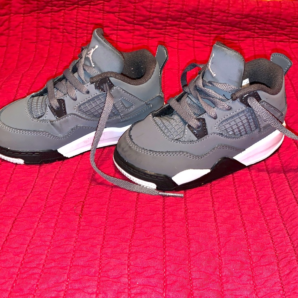 Toddler boys like new only worn once Jordan’s